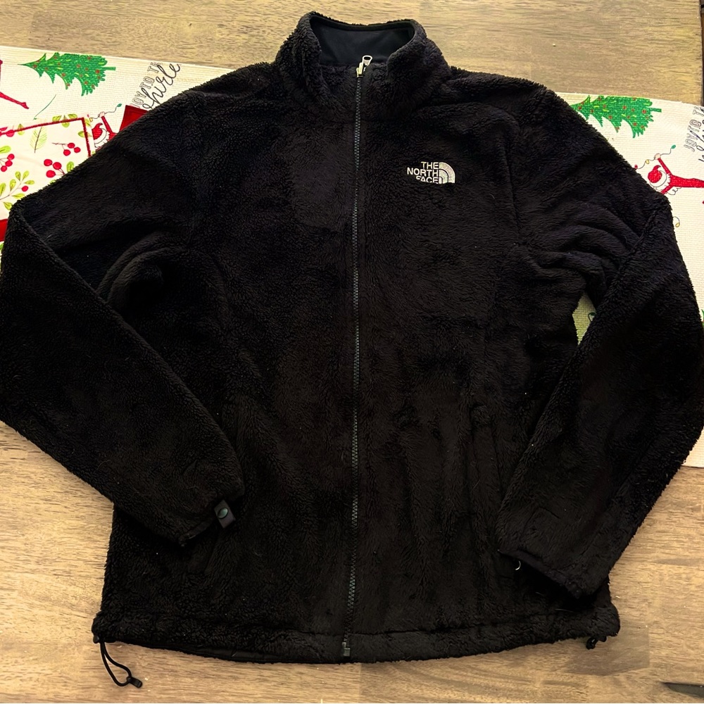 🥶THE NORTH FACE BLACK FLEECE JACKET
SIZE M 🥶